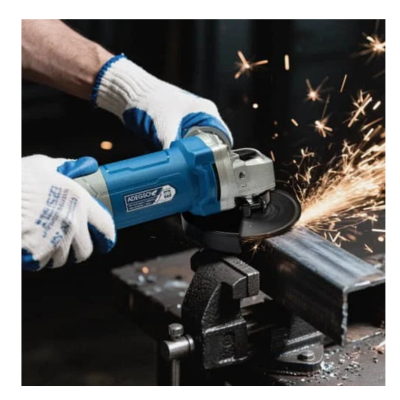 Détail de la batterie Lithium-ion et du chargeur ADEGSO AD-40137